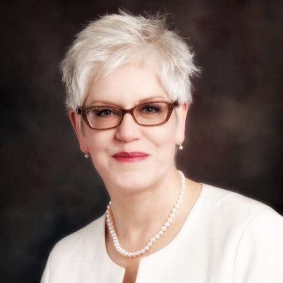 Meet your Posher, Eileen - Picture 13 of 13